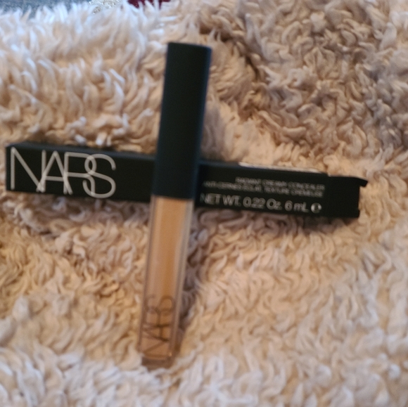 Nars creamy concealer - Picture 2 of 3